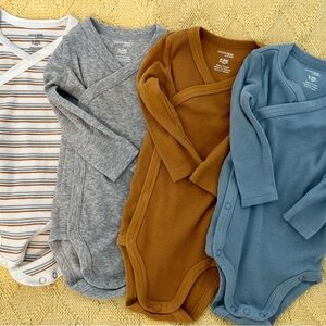 NWOT Carter’s Simple Joys Onesie Bundle 6-9 months